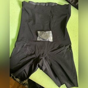 Honeywell super power short. Brand new with straps and sanitary tag. Size XL